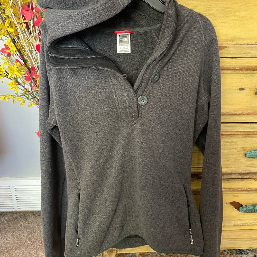 North face fleece lined hooded sweater med